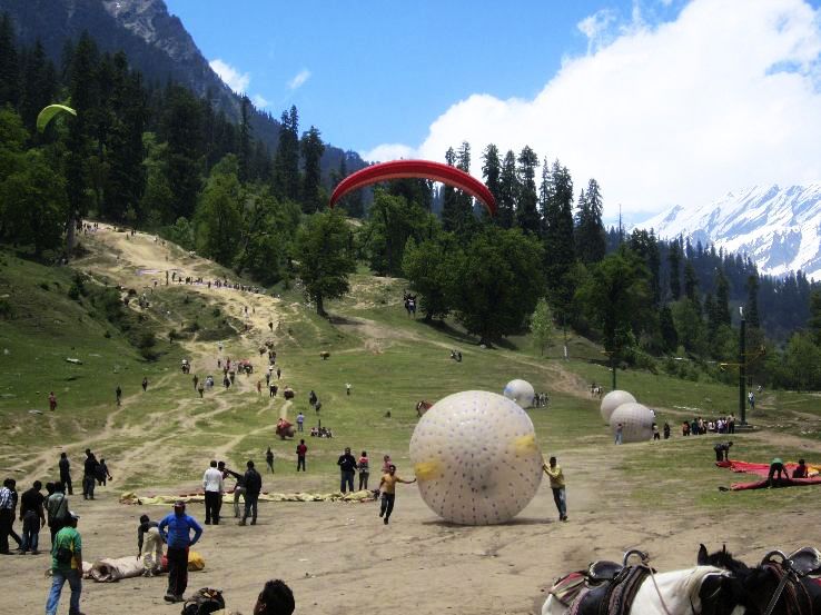 2. Beautiful Manali Tour